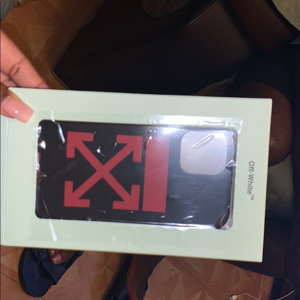 Offwhite 11 Pro Case
